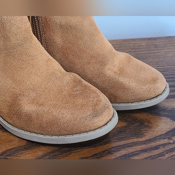 Old Navy suede fringe booties for toddler girl, size 8 - Picture 4 of 8